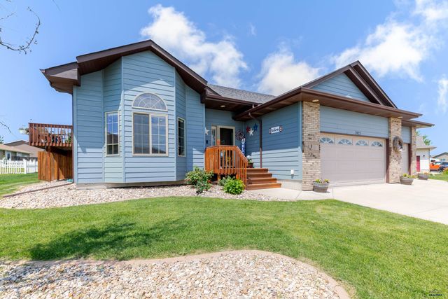 2423 SMITH AVE, Rapid City, SD 57701