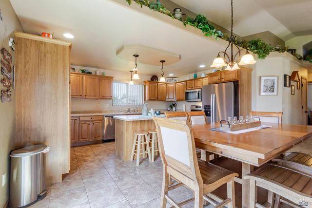 2423 SMITH AVE, Rapid City, SD 57701