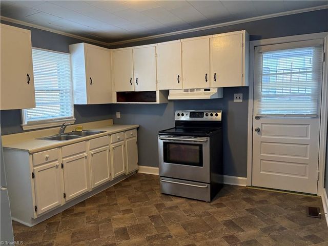 1025 Manly Street, Winston-salem, NC 27105