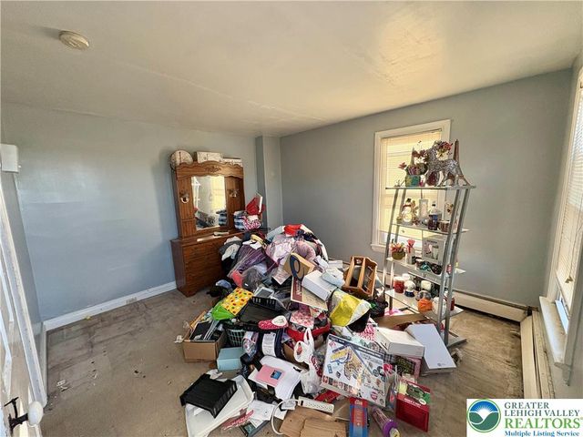 122 FRONT Street, Alburtis Boro, PA 18011