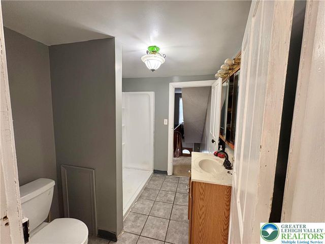 122 FRONT Street, Alburtis Boro, PA 18011