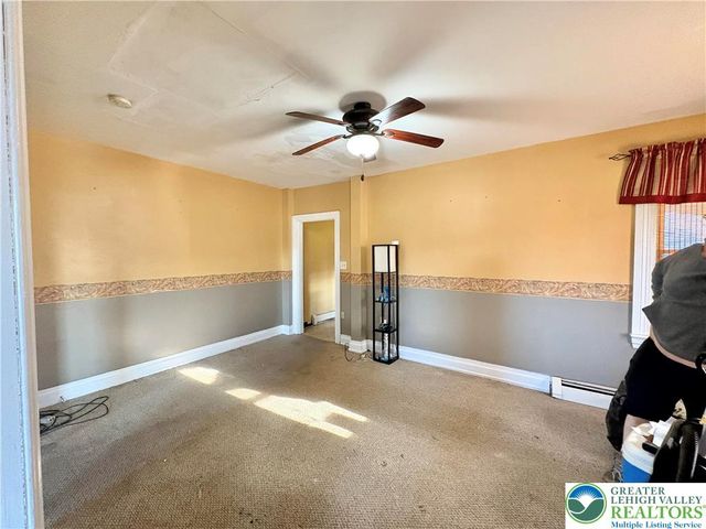 122 FRONT Street, Alburtis Boro, PA 18011