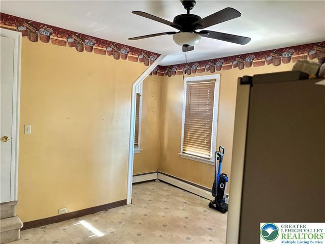 122 FRONT Street, Alburtis Boro, PA 18011