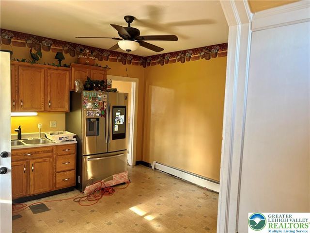 122 FRONT Street, Alburtis Boro, PA 18011