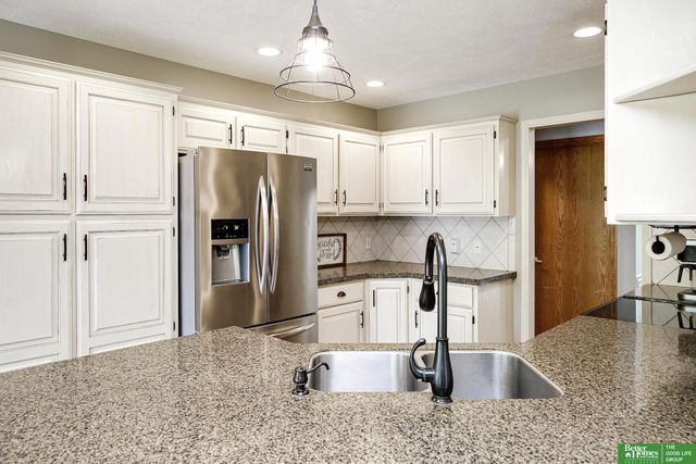 5109 Timberridge Drive, Papillion, NE 68133