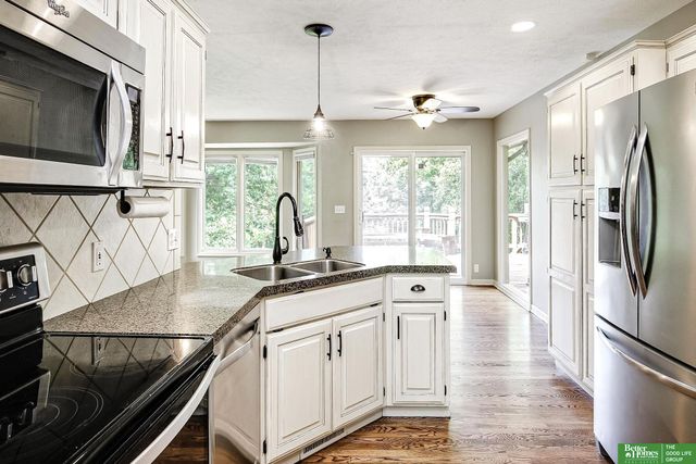 5109 Timberridge Drive, Papillion, NE 68133