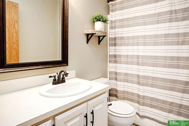 5109 Timberridge Drive, Papillion, NE 68133