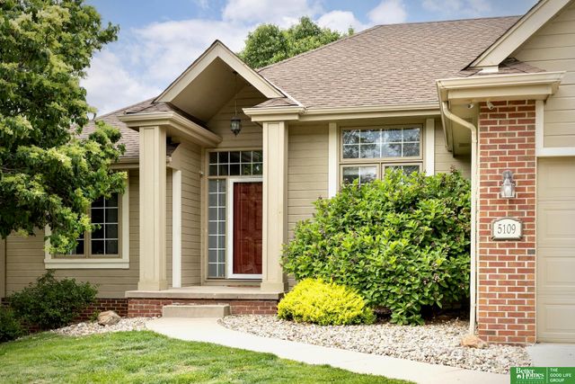 5109 Timberridge Drive, Papillion, NE 68133