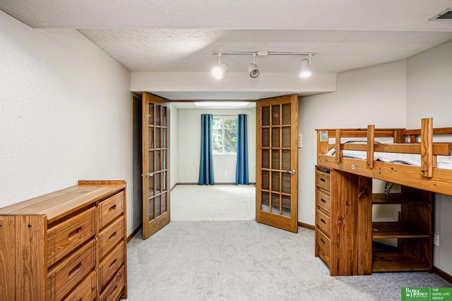 5109 Timberridge Drive, Papillion, NE 68133