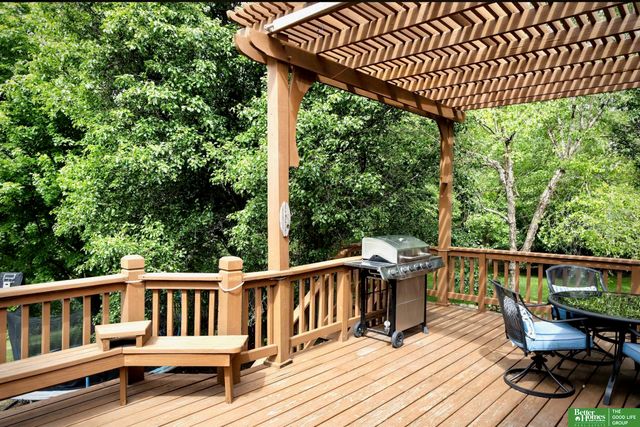 5109 Timberridge Drive, Papillion, NE 68133