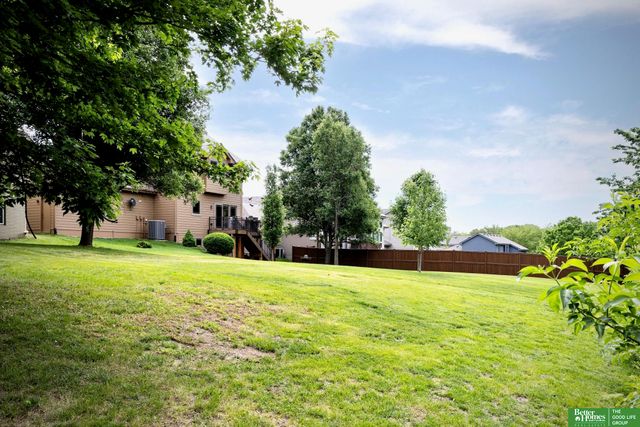 5109 Timberridge Drive, Papillion, NE 68133