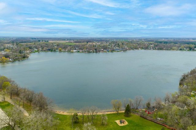 7705 241st AVENUE, Salem, WI 53168