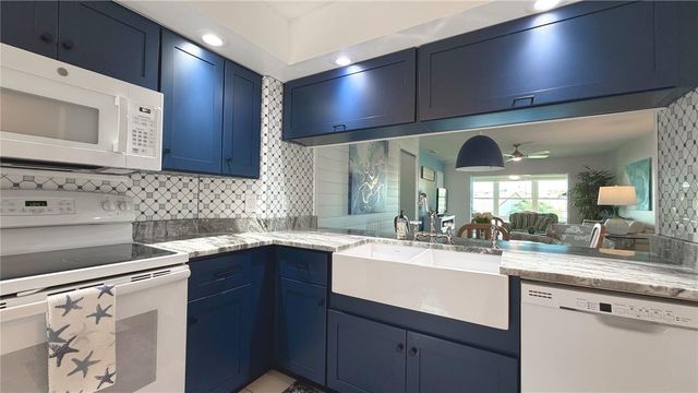 7163 28TH AVENUE W 7163, Bradenton, FL 34209