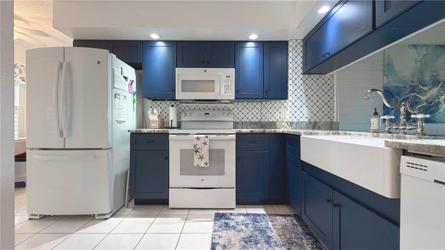 7163 28TH AVENUE W 7163, Bradenton, FL 34209