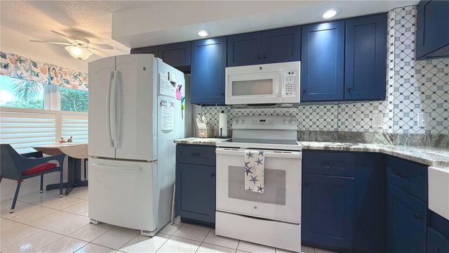 7163 28TH AVENUE W 7163, Bradenton, FL 34209