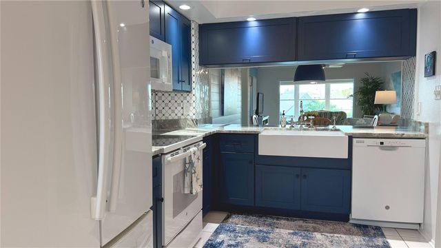 7163 28TH AVENUE W 7163, Bradenton, FL 34209