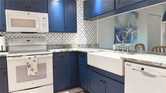 7163 28TH AVENUE W 7163, Bradenton, FL 34209