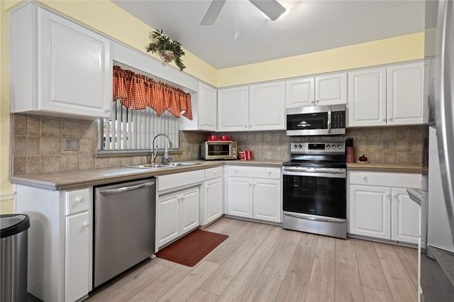 428 GLENEAGLES COURT, Winter Haven, FL 33884