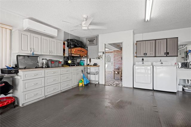 428 GLENEAGLES COURT, Winter Haven, FL 33884