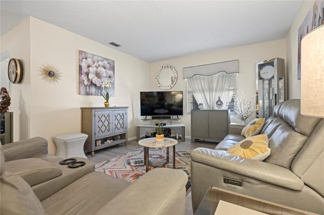 428 GLENEAGLES COURT, Winter Haven, FL 33884