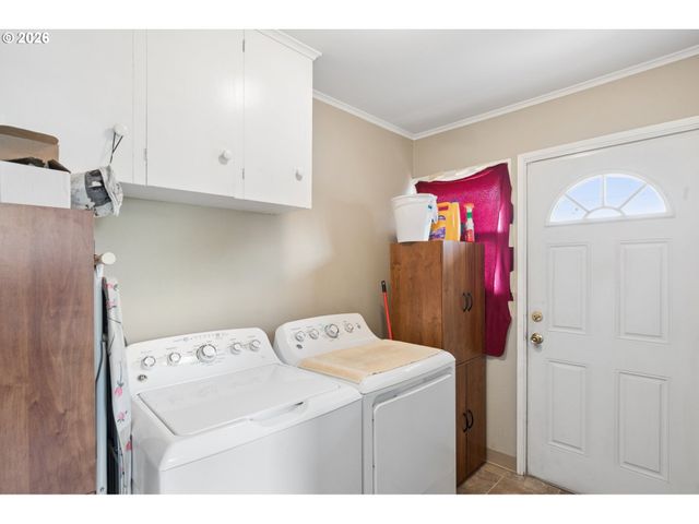 22222 Se ASH St, Gresham, OR 97030