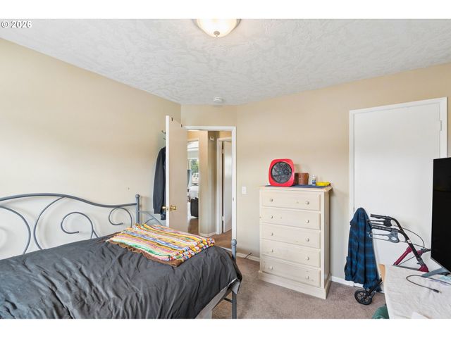 22222 Se ASH St, Gresham, OR 97030