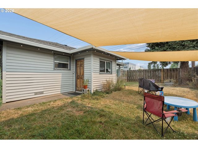 22222 Se ASH St, Gresham, OR 97030
