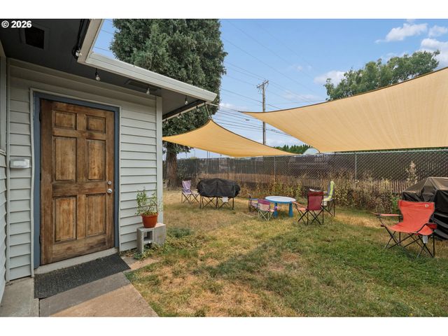 22222 Se ASH St, Gresham, OR 97030