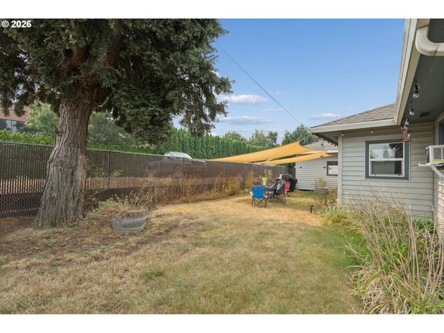 22222 Se ASH St, Gresham, OR 97030