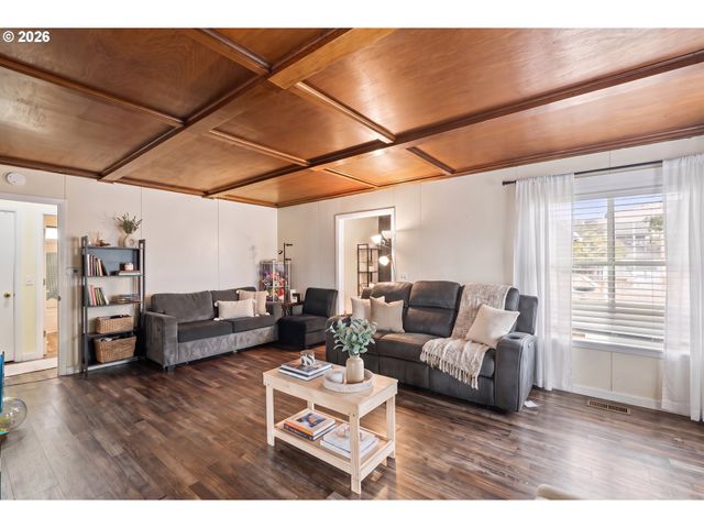 22222 Se ASH St, Gresham, OR 97030