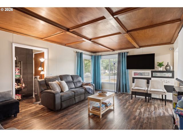 22222 Se ASH St, Gresham, OR 97030