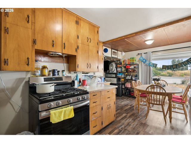 22222 Se ASH St, Gresham, OR 97030