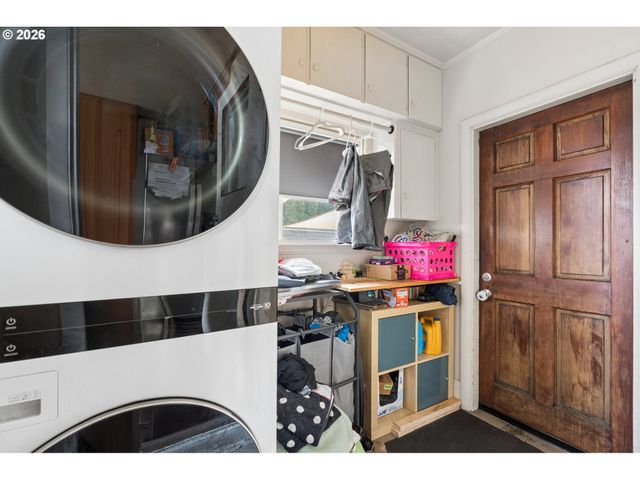 22222 Se ASH St, Gresham, OR 97030