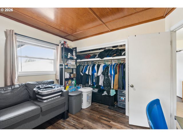 22222 Se ASH St, Gresham, OR 97030