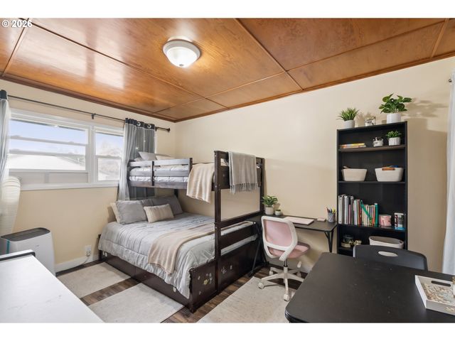 22222 Se ASH St, Gresham, OR 97030