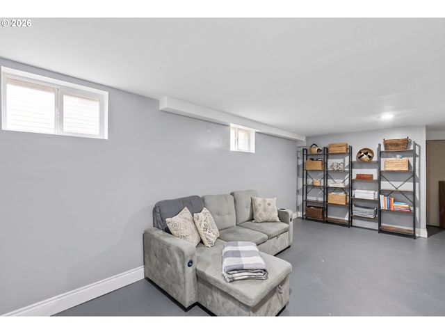 22222 Se ASH St, Gresham, OR 97030