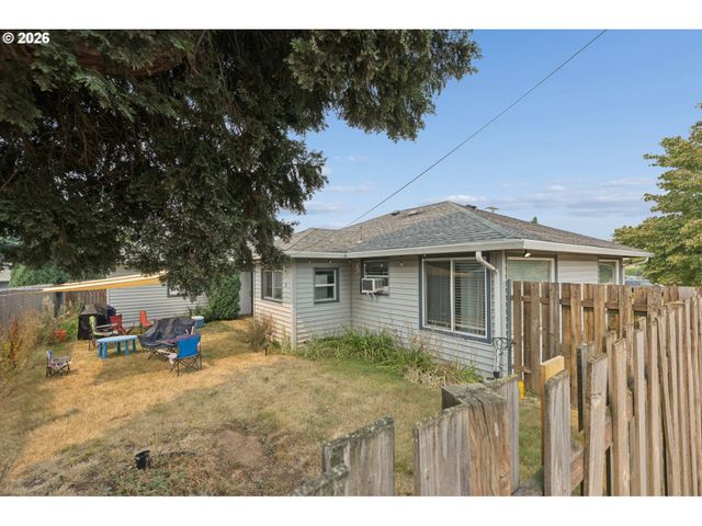 22222 Se ASH St, Gresham, OR 97030