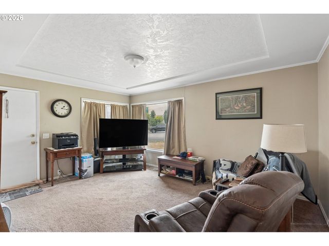 22222 Se ASH St, Gresham, OR 97030
