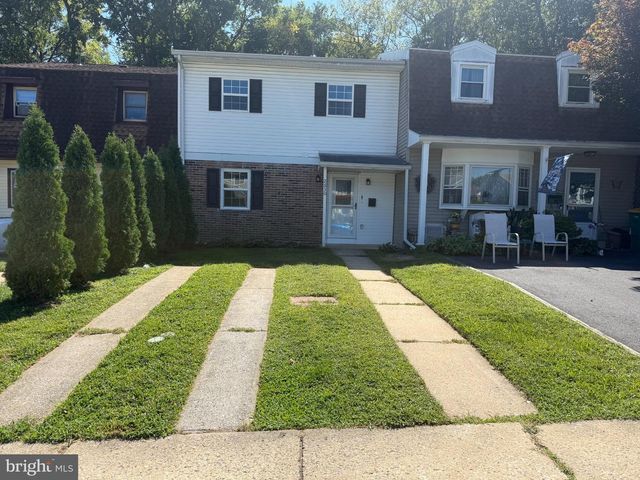 2630 GIRARD AVE, West Lawn, PA 19609