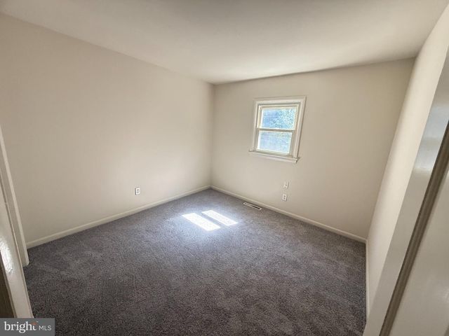 2630 GIRARD AVE, West Lawn, PA 19609