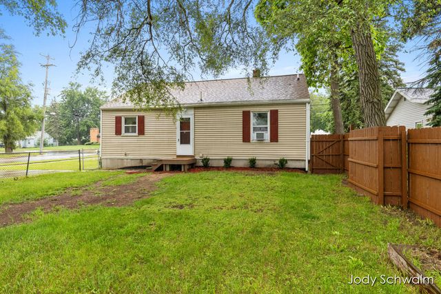 3844 Clyde Park Avenue SW, Wyoming, MI 49509