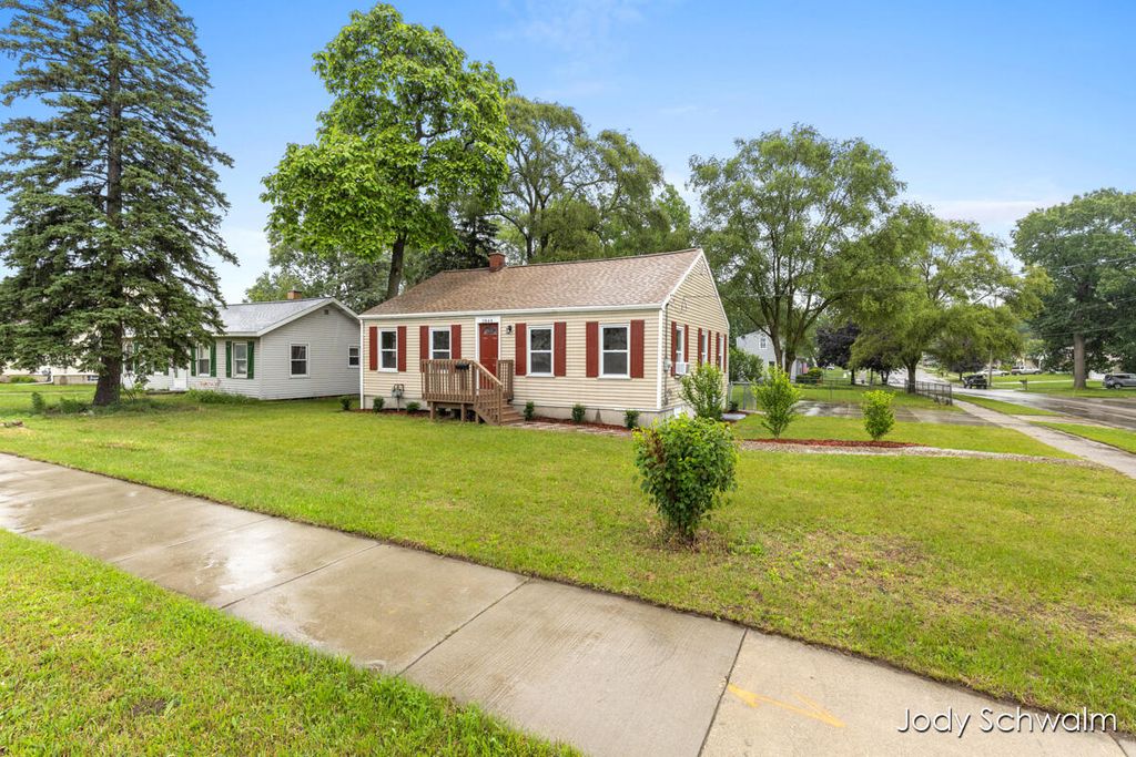 3844 Clyde Park Avenue SW, Wyoming, MI 49509