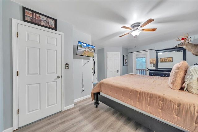 1002 Red LN, Salem, VA 24153