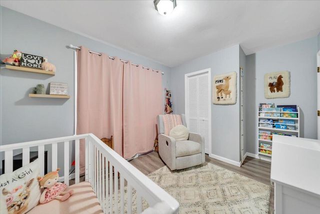 1002 Red LN, Salem, VA 24153