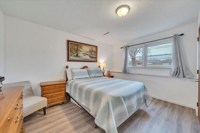 1002 Red LN, Salem, VA 24153