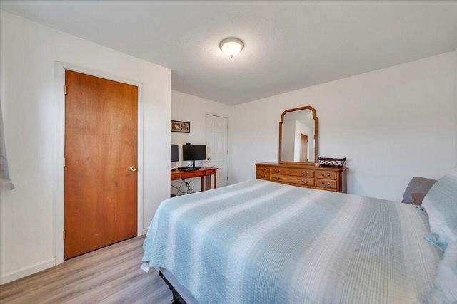 1002 Red LN, Salem, VA 24153