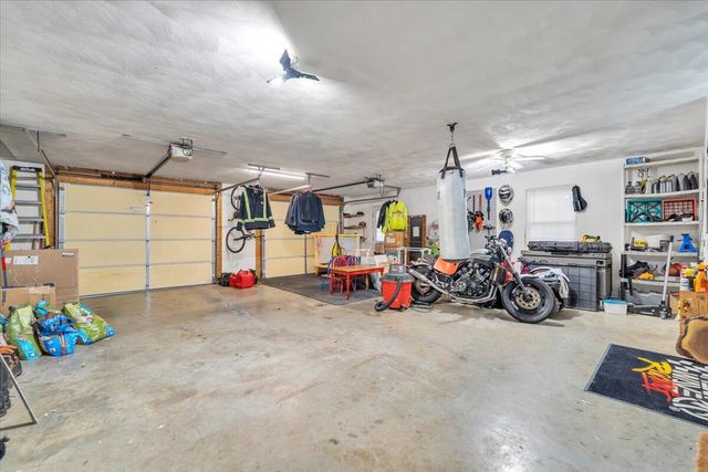 1002 Red LN, Salem, VA 24153