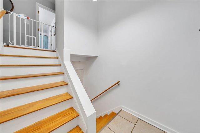 1002 Red LN, Salem, VA 24153