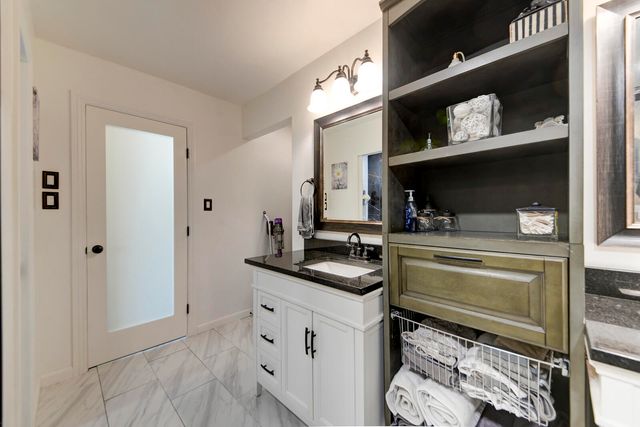 1720 Faith Court NE, Albuquerque, NM 87112