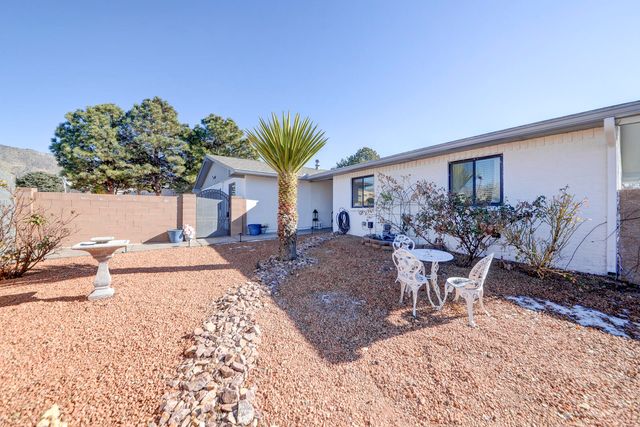 1720 Faith Court NE, Albuquerque, NM 87112